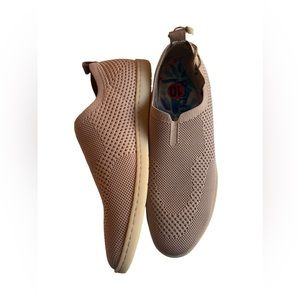 NWT Born slip on style shoes!